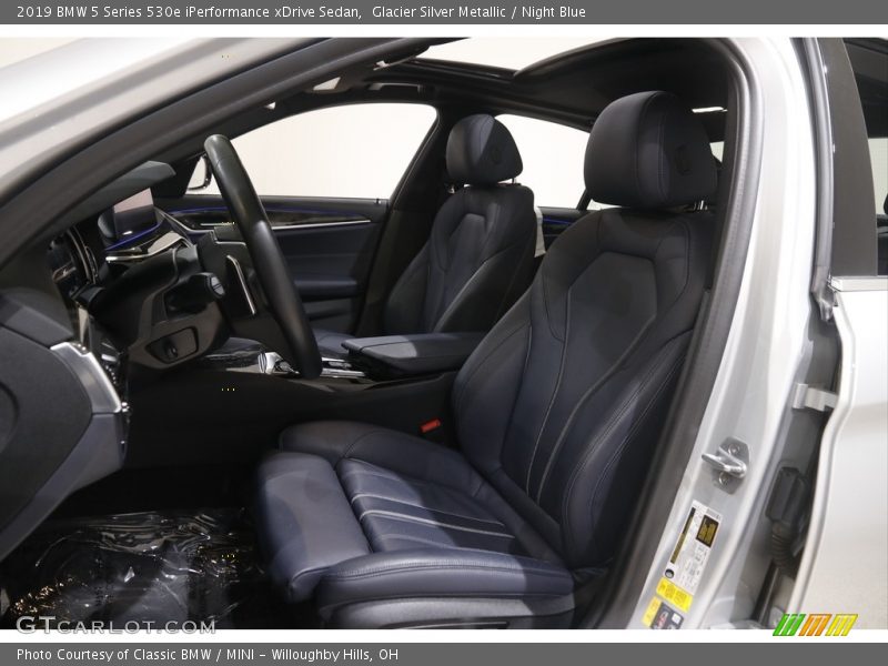 Front Seat of 2019 5 Series 530e iPerformance xDrive Sedan