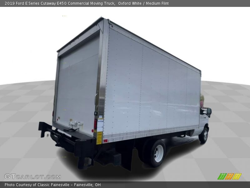 Oxford White / Medium Flint 2019 Ford E Series Cutaway E450 Commercial Moving Truck