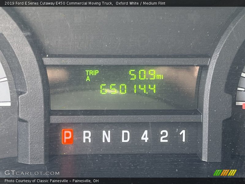 Oxford White / Medium Flint 2019 Ford E Series Cutaway E450 Commercial Moving Truck