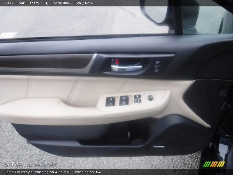 Crystal Black Silica / Ivory 2019 Subaru Legacy 2.5i