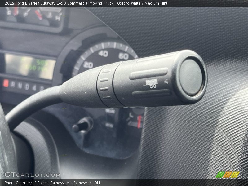 Oxford White / Medium Flint 2019 Ford E Series Cutaway E450 Commercial Moving Truck