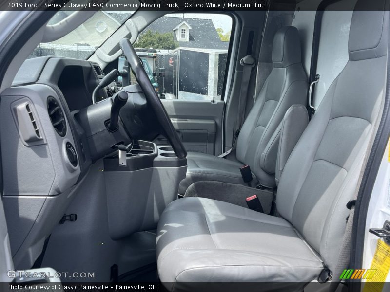 Oxford White / Medium Flint 2019 Ford E Series Cutaway E450 Commercial Moving Truck
