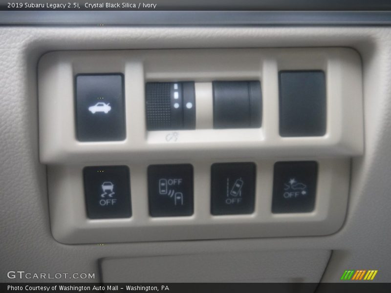 Crystal Black Silica / Ivory 2019 Subaru Legacy 2.5i