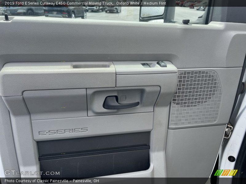 Oxford White / Medium Flint 2019 Ford E Series Cutaway E450 Commercial Moving Truck