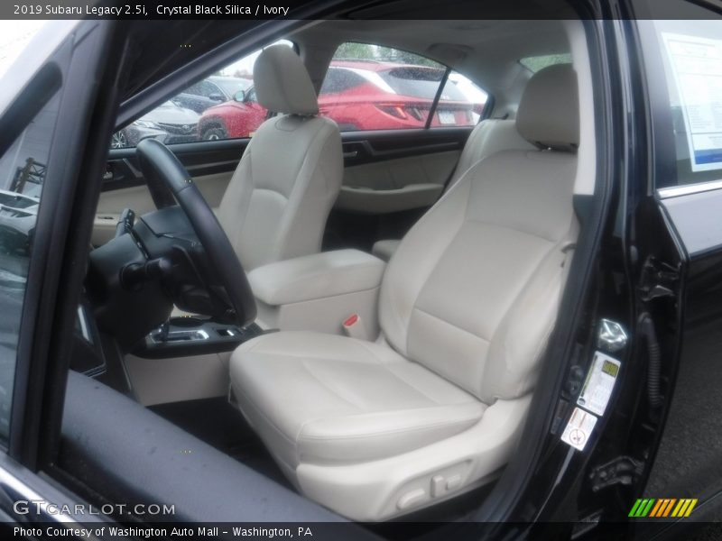 Crystal Black Silica / Ivory 2019 Subaru Legacy 2.5i