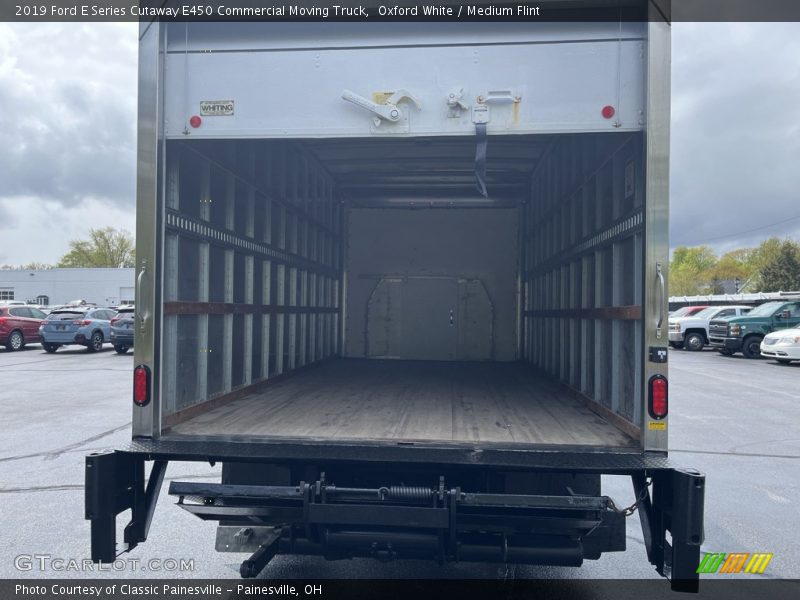 Oxford White / Medium Flint 2019 Ford E Series Cutaway E450 Commercial Moving Truck