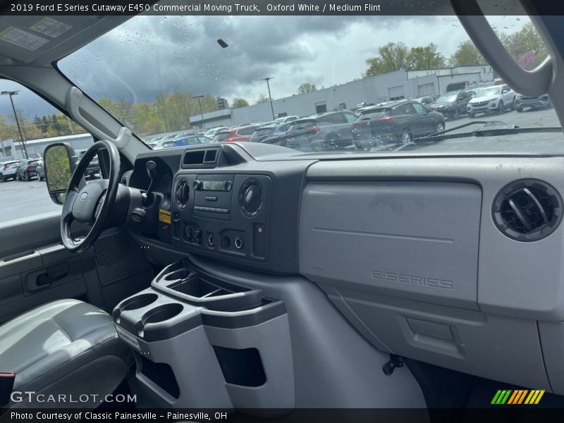 Oxford White / Medium Flint 2019 Ford E Series Cutaway E450 Commercial Moving Truck