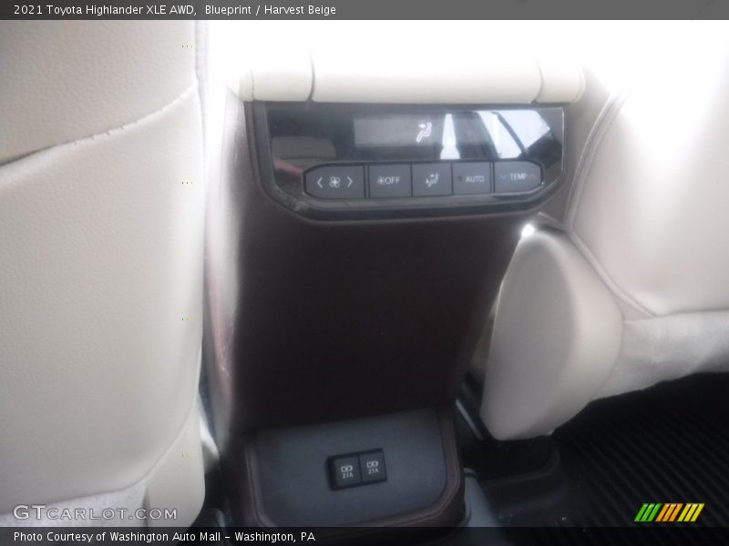 Blueprint / Harvest Beige 2021 Toyota Highlander XLE AWD