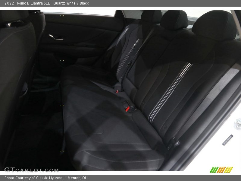 Quartz White / Black 2022 Hyundai Elantra SEL