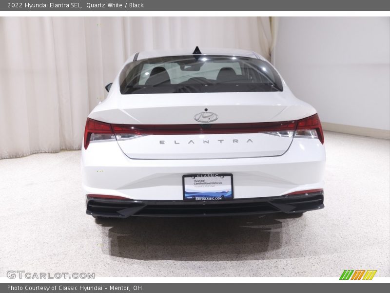 Quartz White / Black 2022 Hyundai Elantra SEL