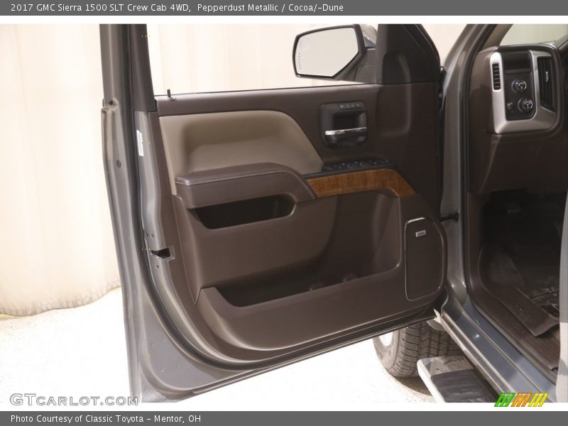 Door Panel of 2017 Sierra 1500 SLT Crew Cab 4WD