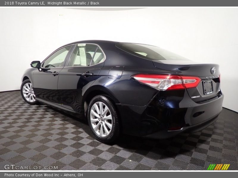 Midnight Black Metallic / Black 2018 Toyota Camry LE