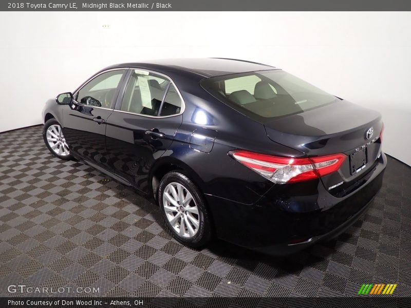 Midnight Black Metallic / Black 2018 Toyota Camry LE