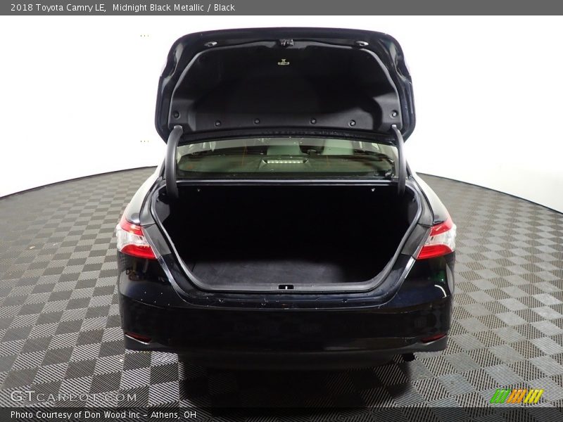 Midnight Black Metallic / Black 2018 Toyota Camry LE
