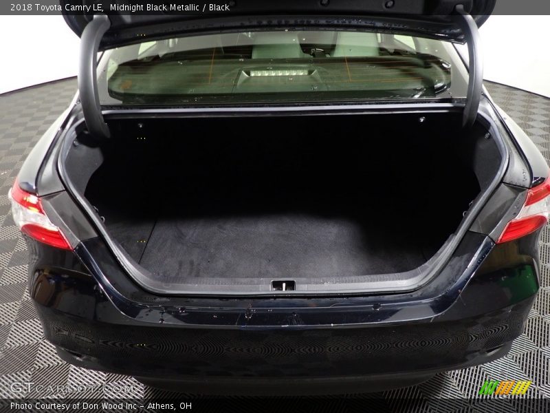 Midnight Black Metallic / Black 2018 Toyota Camry LE