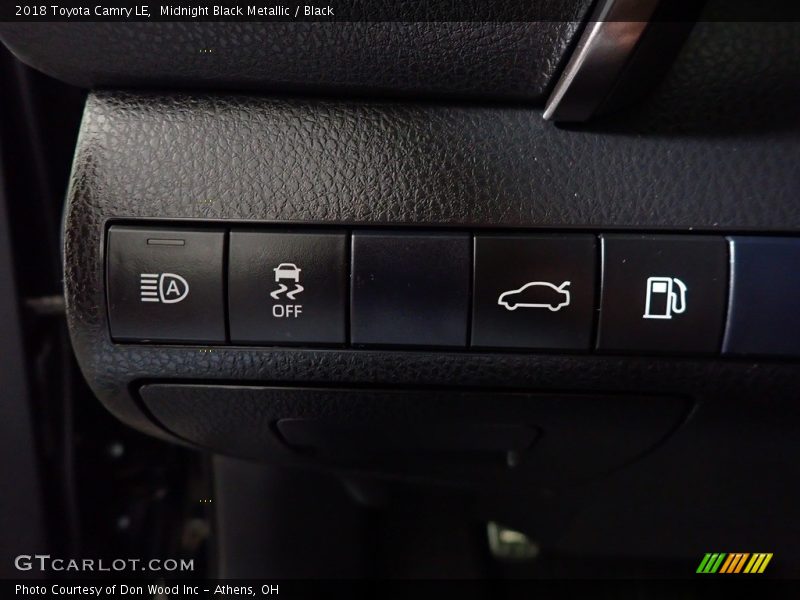 Midnight Black Metallic / Black 2018 Toyota Camry LE