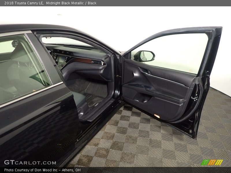 Midnight Black Metallic / Black 2018 Toyota Camry LE