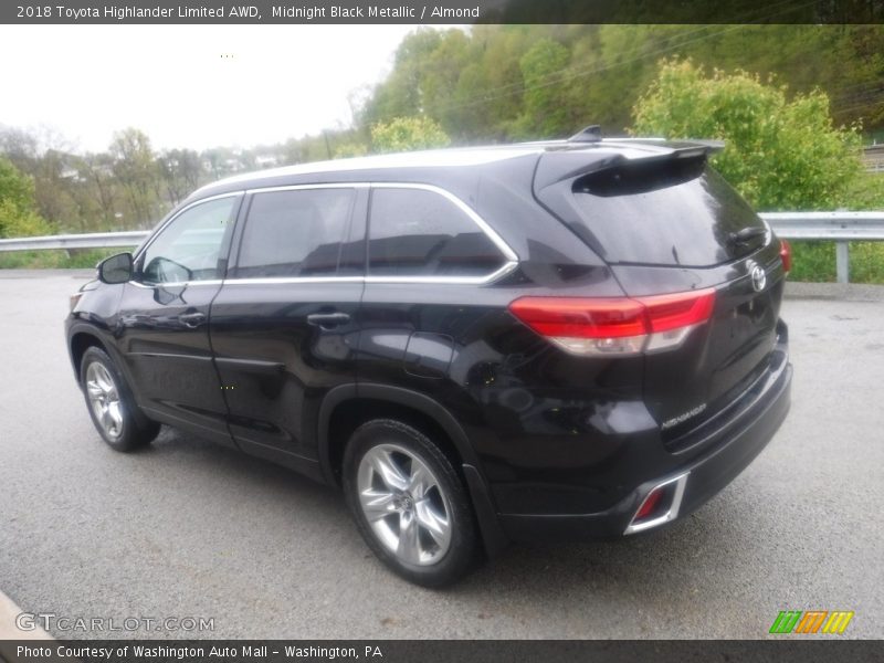 Midnight Black Metallic / Almond 2018 Toyota Highlander Limited AWD