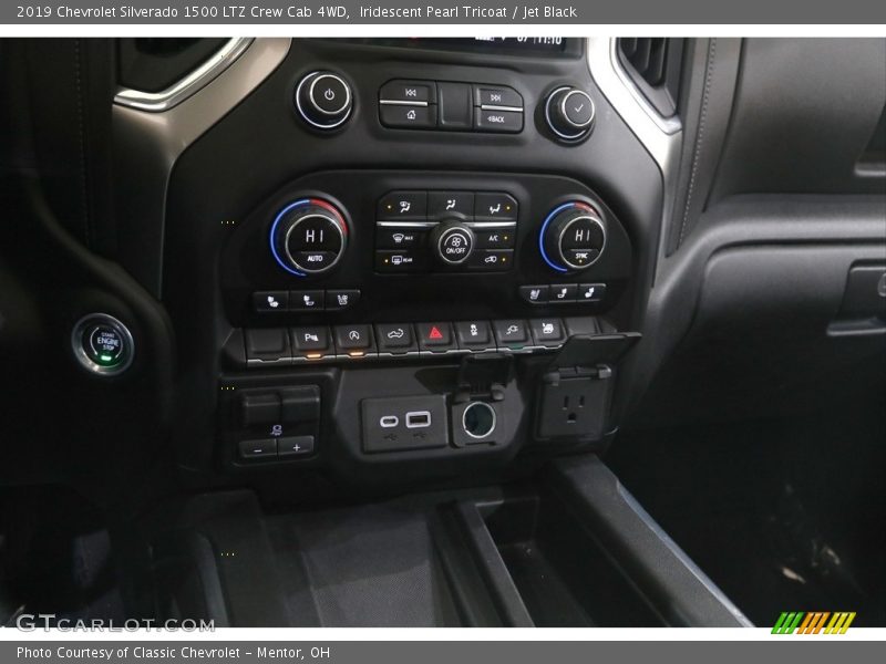 Iridescent Pearl Tricoat / Jet Black 2019 Chevrolet Silverado 1500 LTZ Crew Cab 4WD