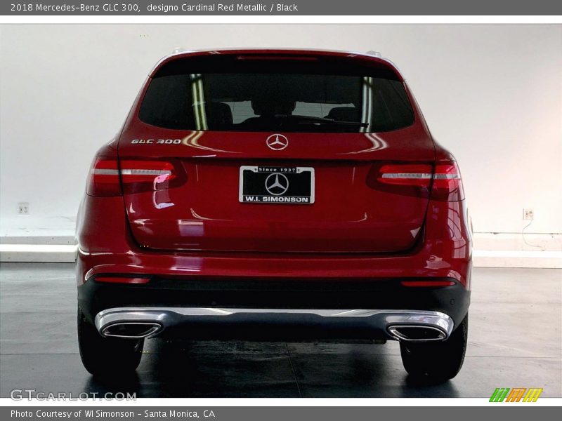 designo Cardinal Red Metallic / Black 2018 Mercedes-Benz GLC 300