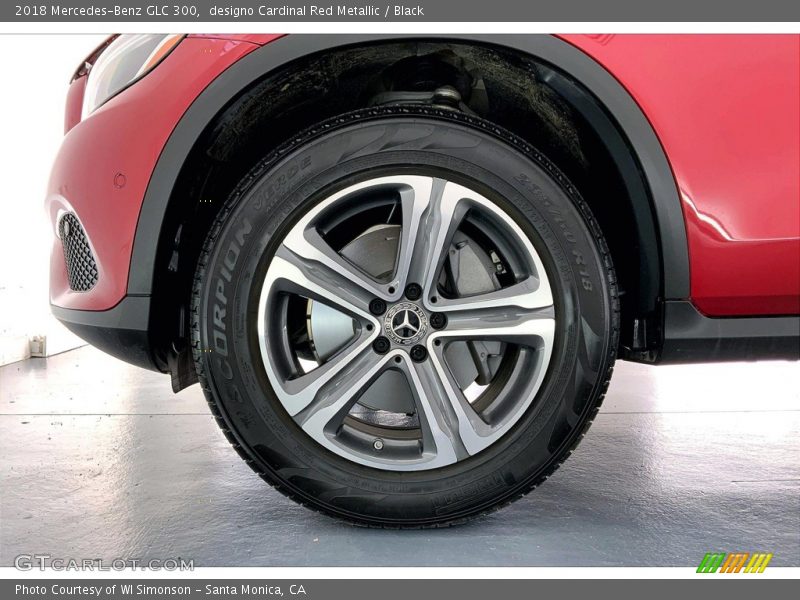 designo Cardinal Red Metallic / Black 2018 Mercedes-Benz GLC 300