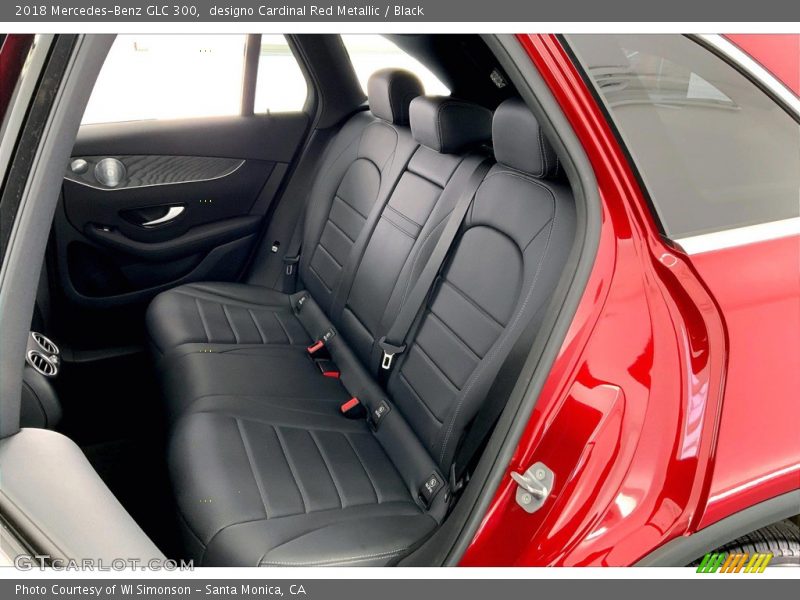 designo Cardinal Red Metallic / Black 2018 Mercedes-Benz GLC 300