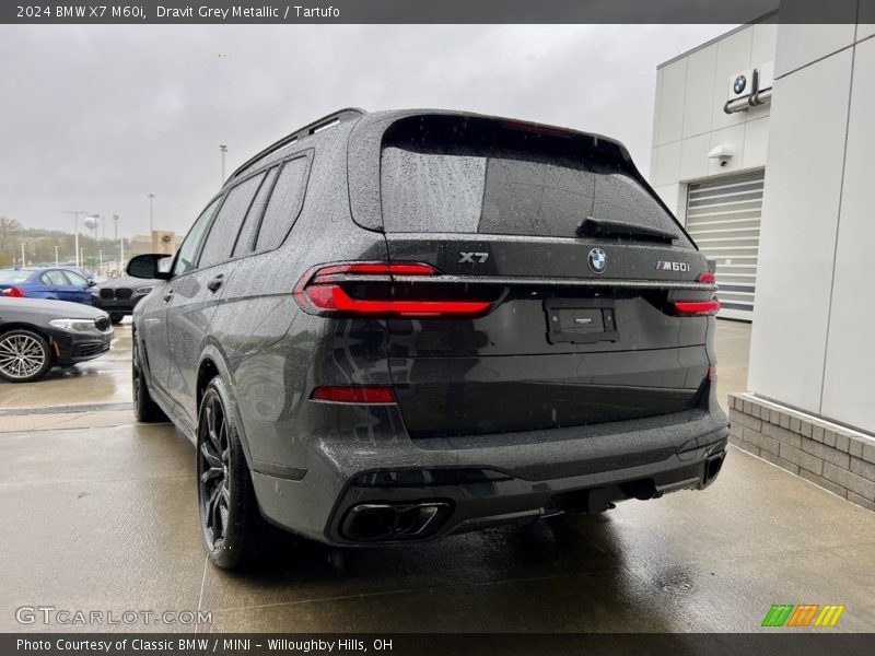 Dravit Grey Metallic / Tartufo 2024 BMW X7 M60i