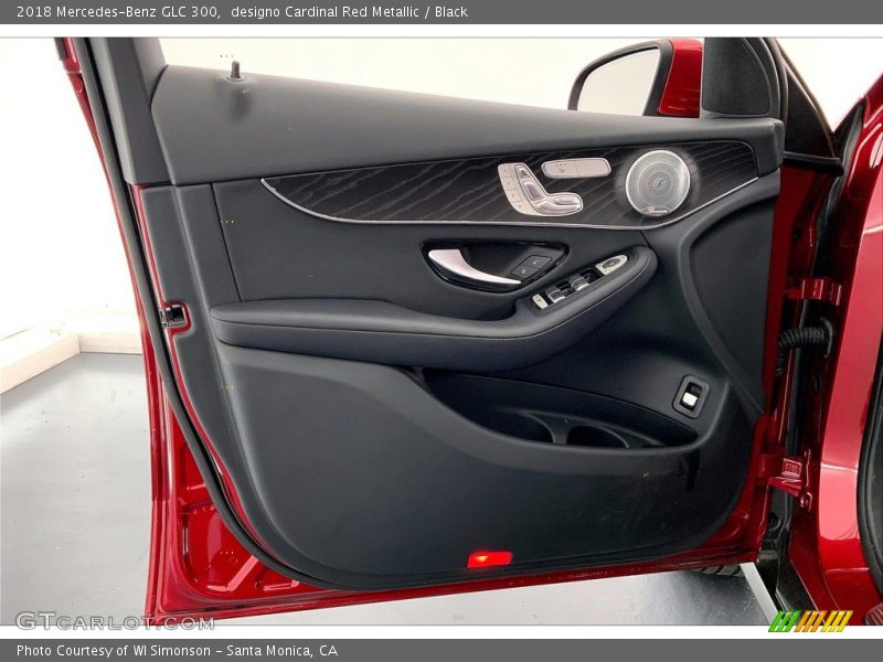designo Cardinal Red Metallic / Black 2018 Mercedes-Benz GLC 300
