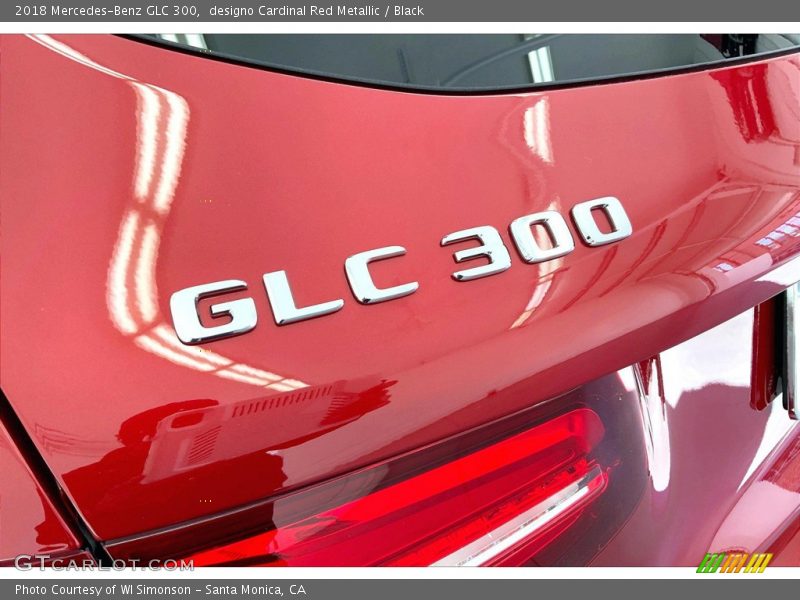 designo Cardinal Red Metallic / Black 2018 Mercedes-Benz GLC 300