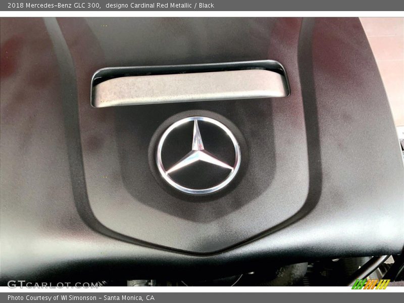 designo Cardinal Red Metallic / Black 2018 Mercedes-Benz GLC 300