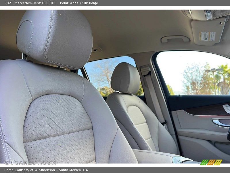 Polar White / Silk Beige 2022 Mercedes-Benz GLC 300