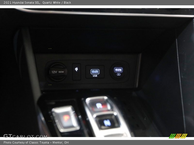 Quartz White / Black 2021 Hyundai Sonata SEL