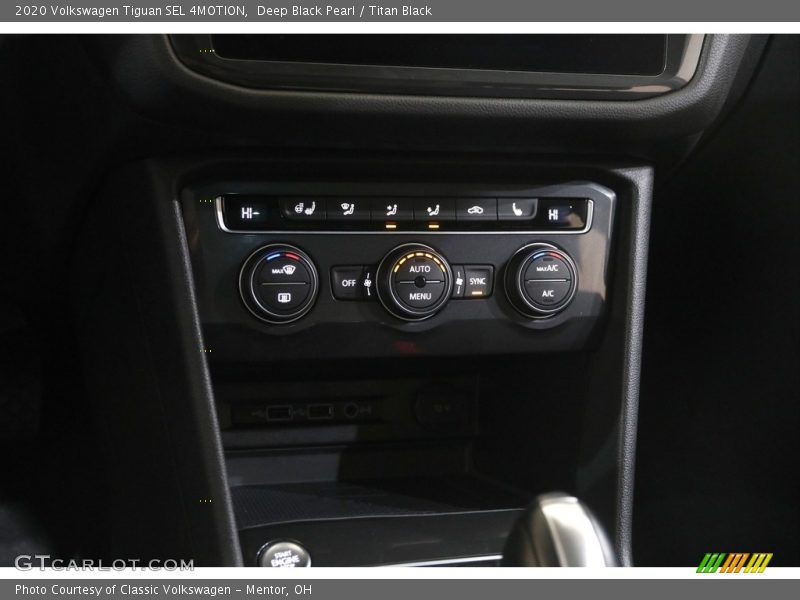 Deep Black Pearl / Titan Black 2020 Volkswagen Tiguan SEL 4MOTION