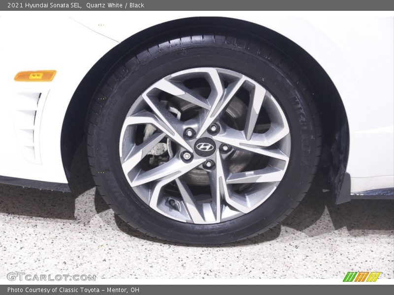 Quartz White / Black 2021 Hyundai Sonata SEL