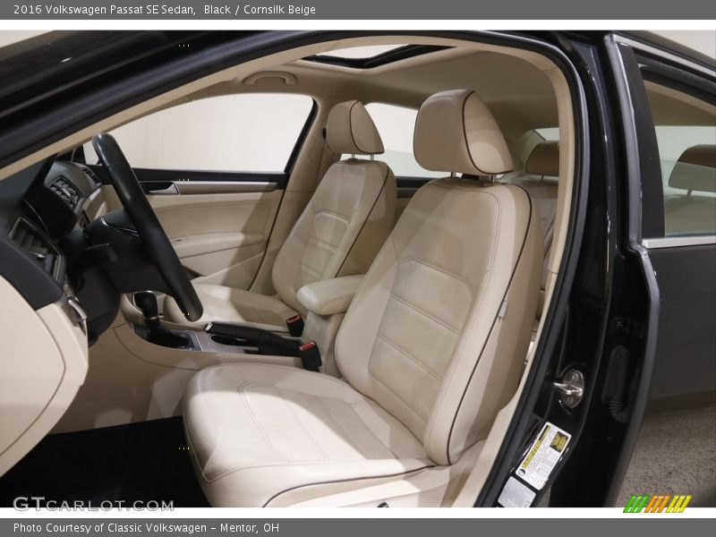 Front Seat of 2016 Passat SE Sedan