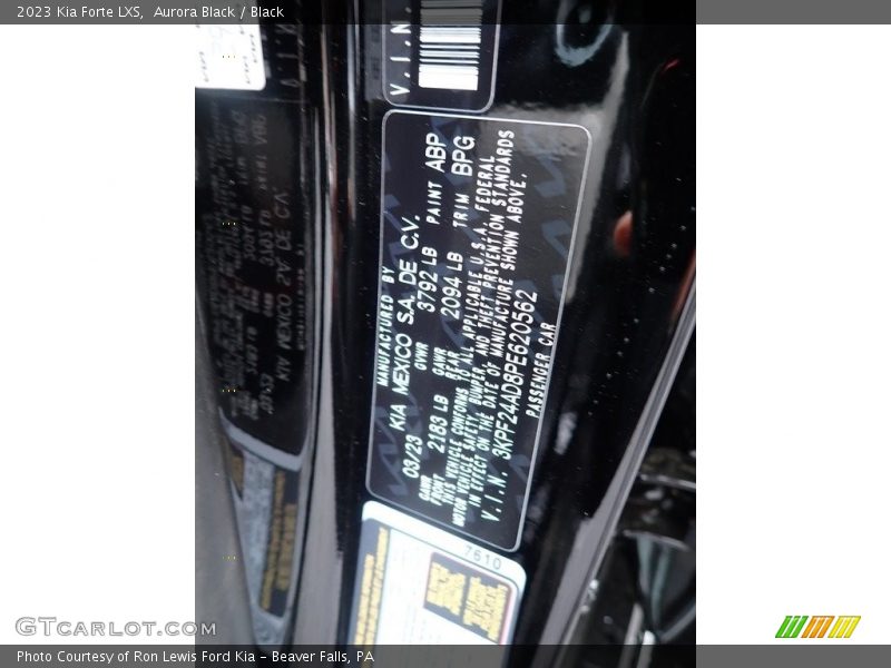 Aurora Black / Black 2023 Kia Forte LXS