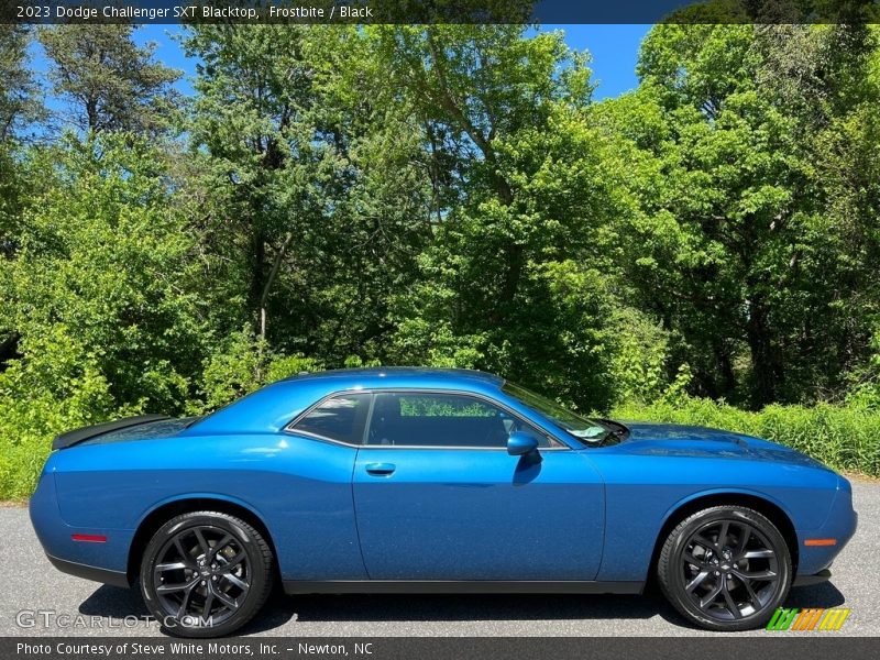  2023 Challenger SXT Blacktop Frostbite
