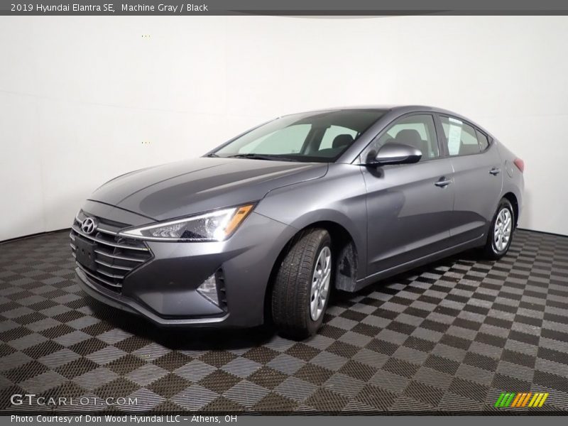 Machine Gray / Black 2019 Hyundai Elantra SE