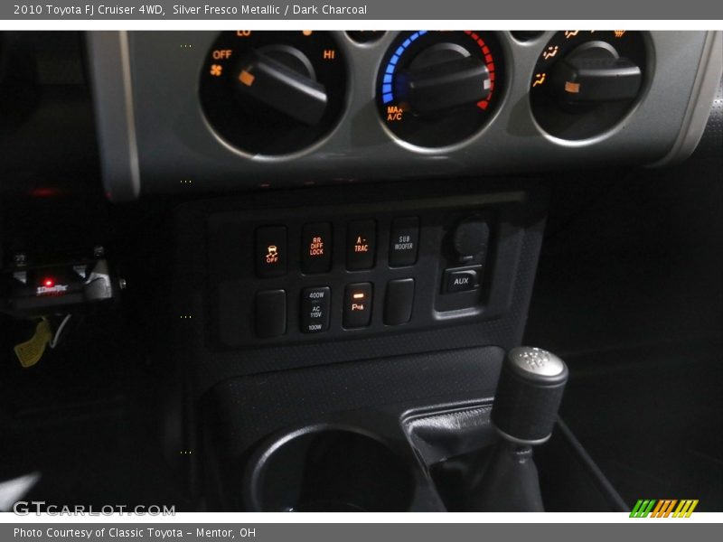 Silver Fresco Metallic / Dark Charcoal 2010 Toyota FJ Cruiser 4WD