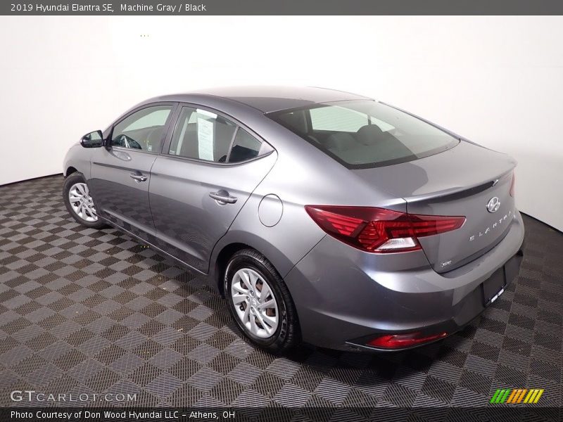 Machine Gray / Black 2019 Hyundai Elantra SE