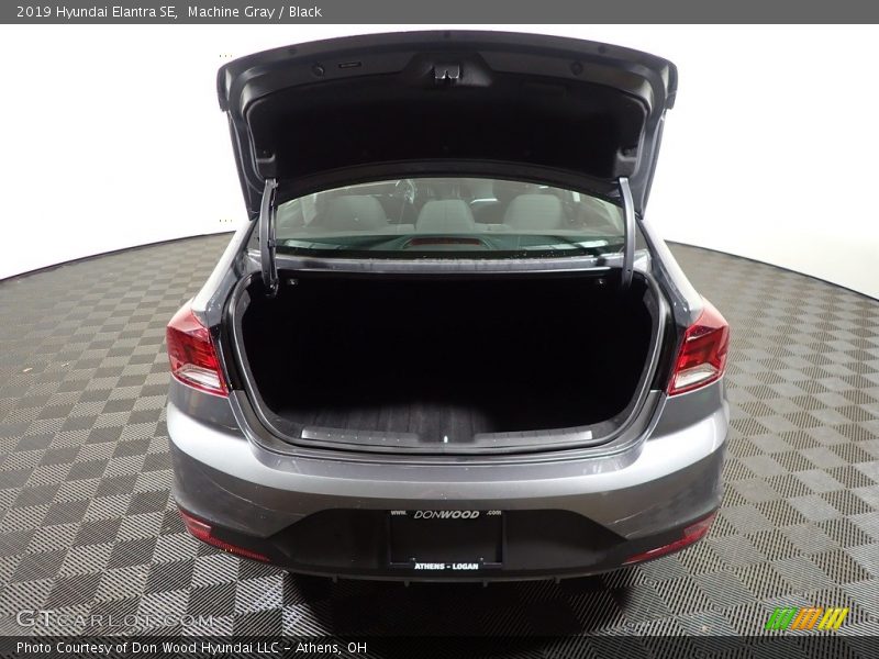 Machine Gray / Black 2019 Hyundai Elantra SE