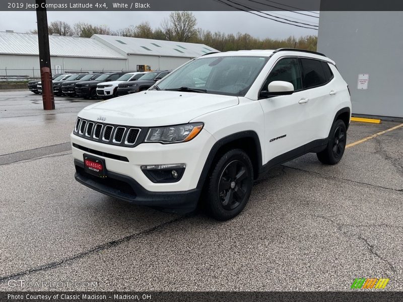 White / Black 2019 Jeep Compass Latitude 4x4