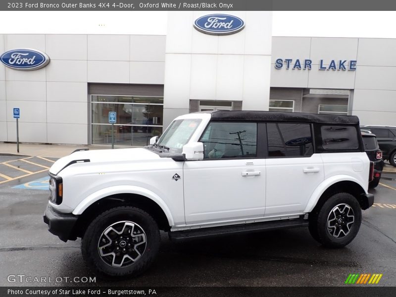 Oxford White / Roast/Black Onyx 2023 Ford Bronco Outer Banks 4X4 4-Door