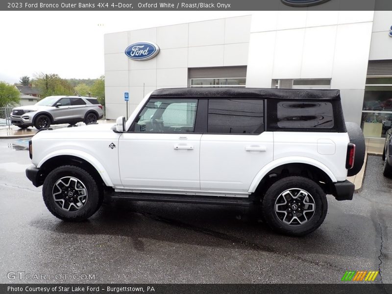 Oxford White / Roast/Black Onyx 2023 Ford Bronco Outer Banks 4X4 4-Door