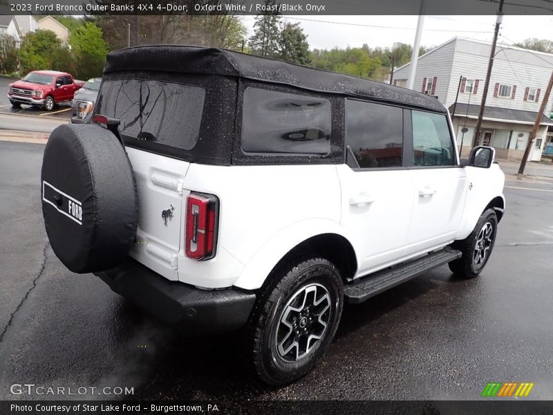 Oxford White / Roast/Black Onyx 2023 Ford Bronco Outer Banks 4X4 4-Door