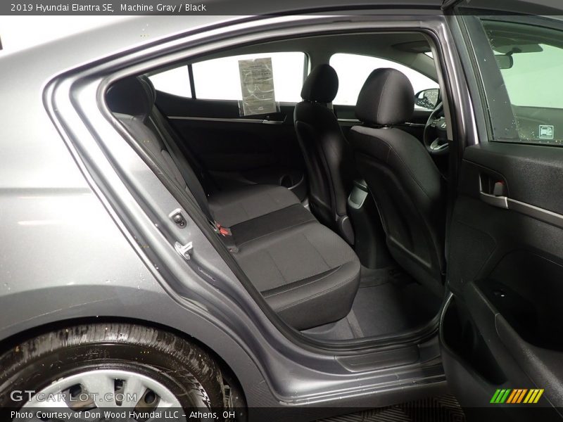 Machine Gray / Black 2019 Hyundai Elantra SE