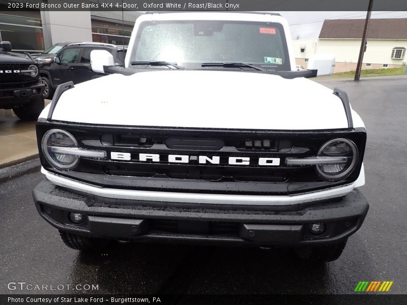 Oxford White / Roast/Black Onyx 2023 Ford Bronco Outer Banks 4X4 4-Door