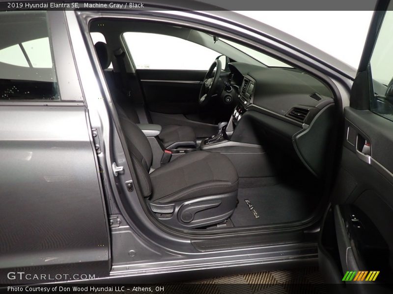 Machine Gray / Black 2019 Hyundai Elantra SE