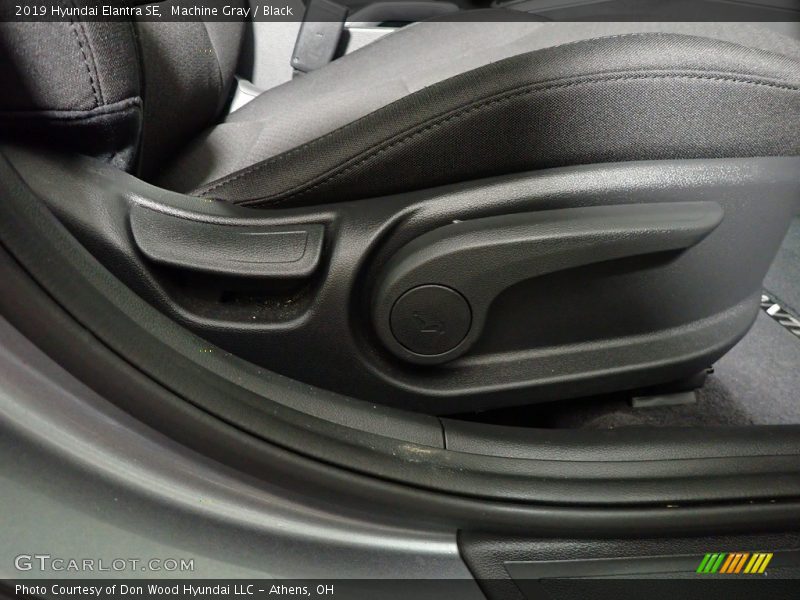Machine Gray / Black 2019 Hyundai Elantra SE