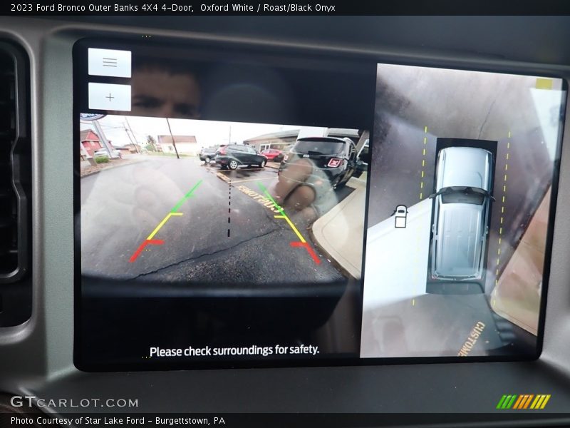 Oxford White / Roast/Black Onyx 2023 Ford Bronco Outer Banks 4X4 4-Door